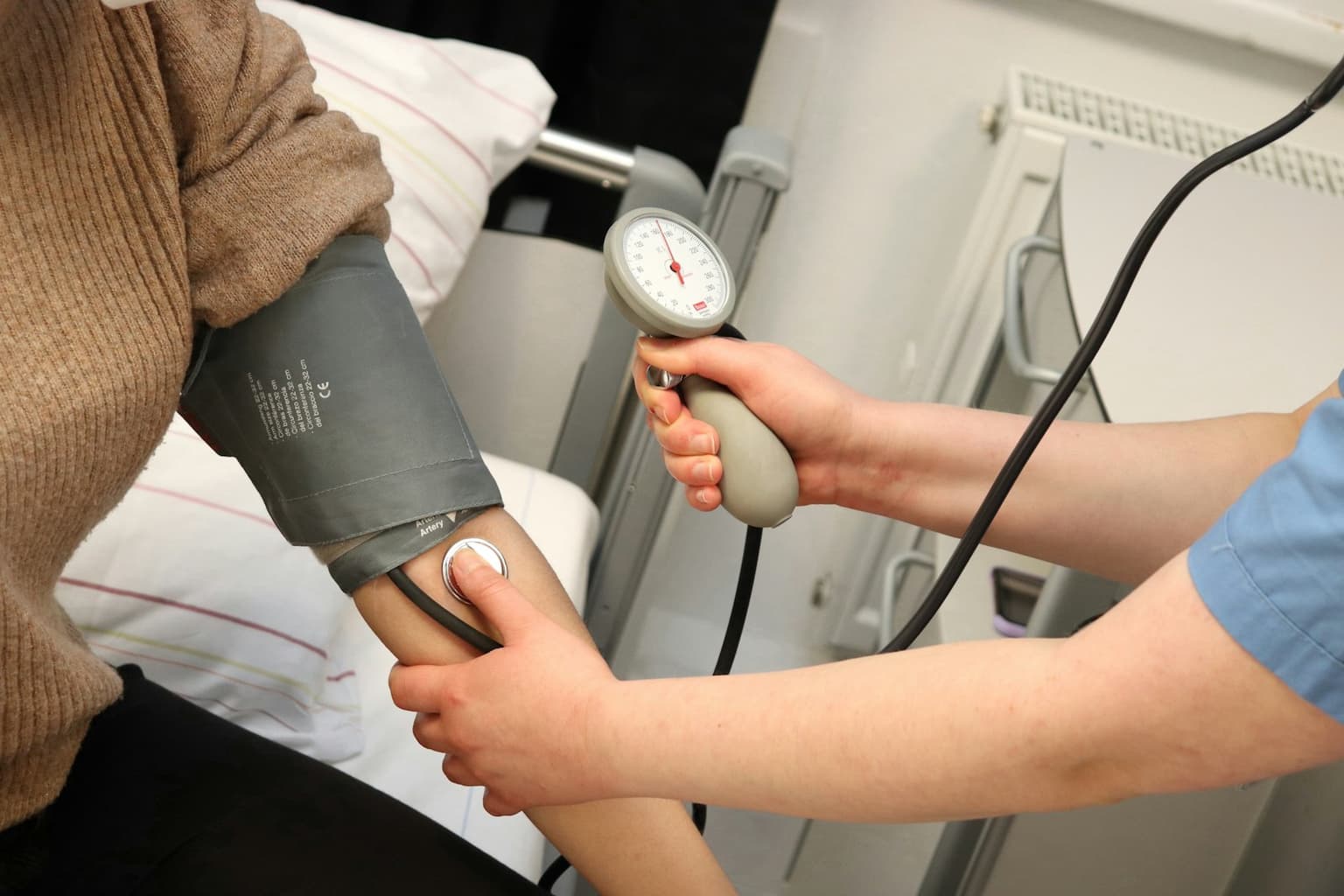 Pansement super-absorbant pour plaie très exsudative — soins infirmiers à domicile à Toulouse Nord 31200